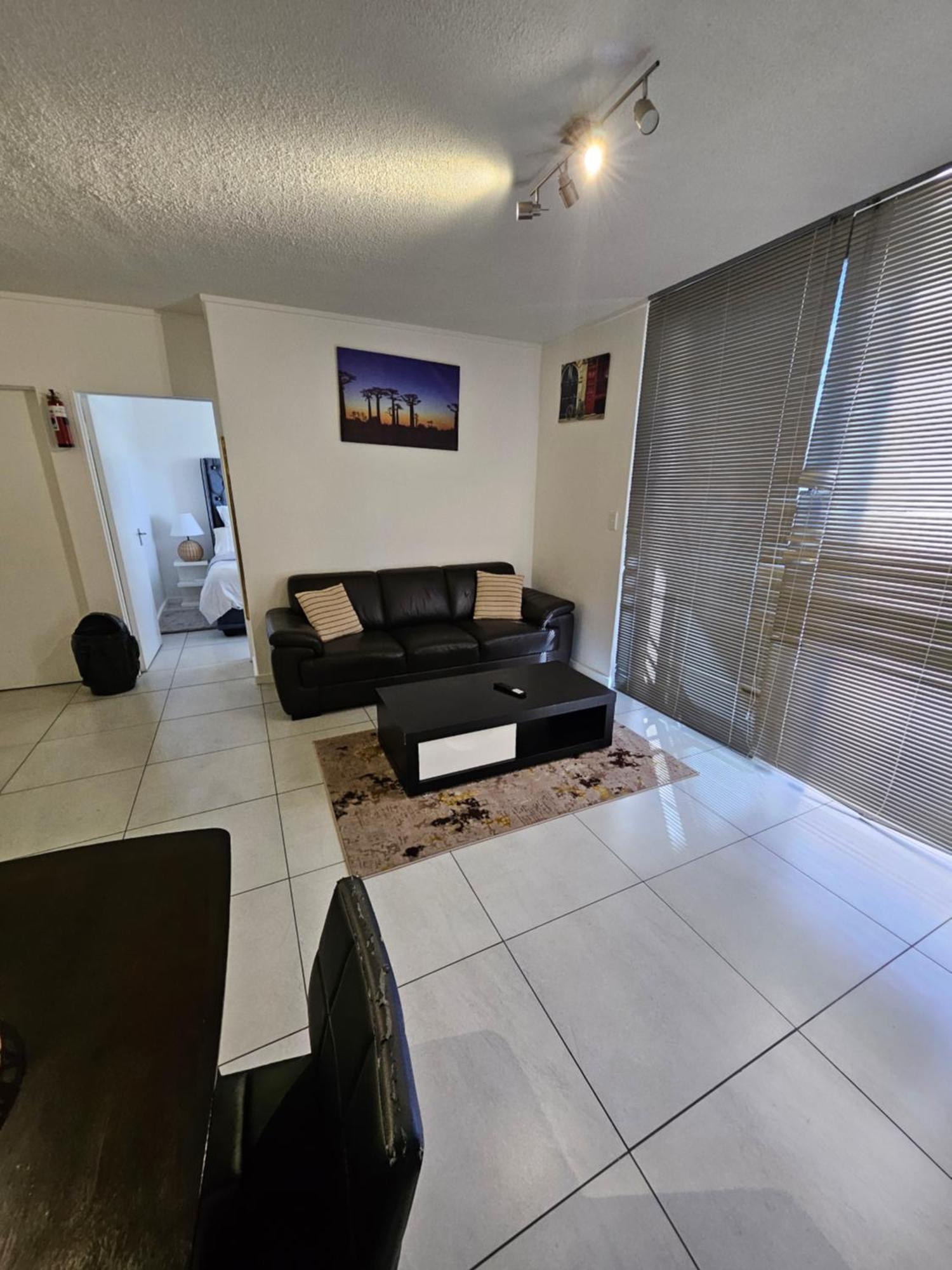 Kingelph Home-Stay Windhoek Bagian luar foto