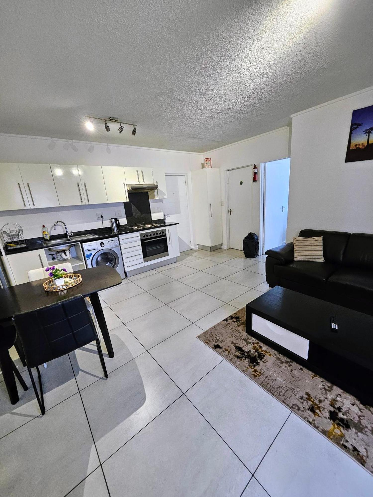 Kingelph Home-Stay Windhoek Bagian luar foto